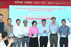 TPHCM tiếp nhận bản ghi phần 2 bộ phim tài liệu 'Hồ Chí Minh - Con đường phía trước'