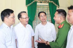 Cử tri huyện Thanh Chương đề nghị tỉnh sớm có phương án xử lý dự án du lịch Đảo Chè - Cầu Cau