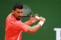 Novak Djokovic vượt qua Hubert Hurkacz, giành danh hiệu thứ 100 trong sự nghiệp