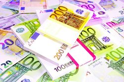 Tỷ giá Euro hôm nay 24/5/2025: Giá Euro mất một phần mức tăng khi ông Trump không hài lòng với các đề xuất từ EU