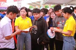 Cánh cửa đại học – lối vào duy nhất của thành công?