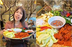 Vợ Mạnh Trường 'mukbang' đặc sản Hải Phòng - món ăn thanh mát đến mức được ví von 'ai đang bị nhiệt miệng ăn 2 lần là khỏi'