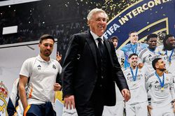Real Madrid khép lại mùa giải với món quà chiến thắng chia tay Modric và HLV Ancelotti