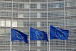 EU có thể đề xuất hạ giá trần dầu Nga xuống 45 USD, cấm Nord Stream