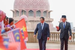 Thủ tướng Anwar Ibrahim chủ trì lễ đón Thủ tướng Phạm Minh Chính thăm chính thức Malaysia