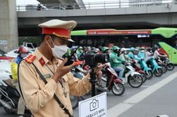 CSGT Hà Nội lập hơn 20 điểm ghi hình lưu động, xử lý tình trạng 'nhờn' luật