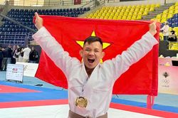 Nhà vô địch Jujitsu thế giới của Việt Nam đoạt HCV châu Á sau khi gây sốt ở sới vật hội làng