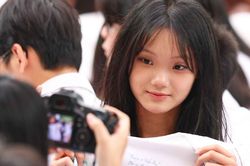 Lắng đọng dòng lưu bút chia xa thời áo trắng