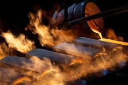 Giá vàng hôm nay 26/5/2025: Giá vàng phá vỡ các ngưỡng cản, thị trường lại phấn khích, tuần tươi sáng với vàng còn tiếp diễn?