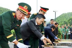 Hà Tĩnh tổ chức trọng thể lễ truy điệu và an táng 4 liệt sĩ hy sinh tại Lào