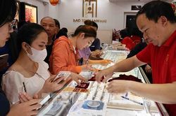 Giá vàng miếng giảm 2 triệu đồng/lượng ở chiều mua vào