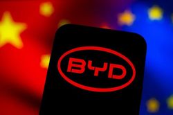 BYD soán ngôi Tesla trên thị trường xe điện châu Âu