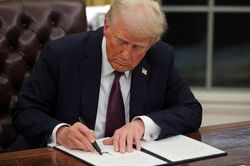 Tổng thống Mỹ Donald Trump hoãn áp thuế 50% lên hàng hóa EU đến ngày 9/7