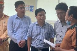 Ban ATGT Quảng Ngãi thăm hỏi, hỗ trợ các nạn nhân vụ lật xe tải 4 người thương vong