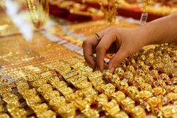 Giá vàng trong nước lao dốc mạnh