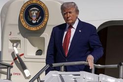 Ông Donald Trump 'đổi thái độ', đòi áp thêm lệnh trừng phạt đối với Nga