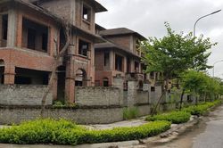Bất động sản bỏ hoang gây 'thừa đất, thiếu chỗ ở': Đã đến lúc mạnh tay đánh thuế