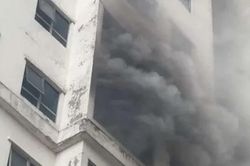 Hà Nội: Cháy căn hộ chung cư HH2A Linh Đàm