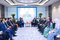 Thủ tướng Phạm Minh Chính gặp Quốc vương Brunei Hassanal Bolkiah