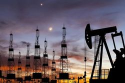 Giá xăng dầu hôm nay 28/5/2025: Giá dầu 'im ắng' chờ động thái từ OPEC+