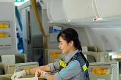 Chuyện chưa kể về những 'người thầm lặng' làm sạch mỗi chuyến bay
