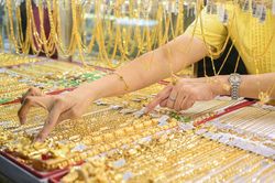 Giá vàng chiều nay 28/5/2025: Giá vàng trong nước và thế giới tăng trở lại do lượng mua vào nhiều, chuyên giá lạc quan dự báo có thể lên 3400 USD