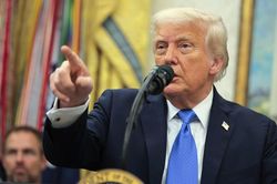 Ông Trump cảnh báo ông Putin đang 'đùa với lửa' giữa lúc đàm phán hòa bình đình trệ