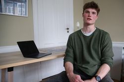 Sinh viên Harvard kẹt trong cuộc chiến visa của ông Trump