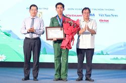 Lễ trao Giải thưởng thiếu nhi Dế Mèn lần 6 - 2025: Tác giả trẻ Lý Thăng Long - 'Lựa chọn tận hiến ngòi bút cho thiếu nhi'