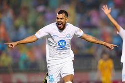 V-League 2024/25: 'Cháy hết mình cánh phượng nhẹ nhàng rơi…'