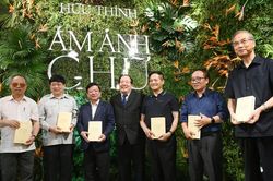 Nhà thơ Hữu Thỉnh ra mắt sách phê bình văn học ở tuổi 84