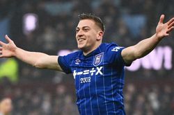 Chelsea vượt mặt MU để đạt thỏa thuận chiêu mộ Liam Delap