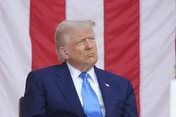 Mất kiên nhẫn, Tổng thống Trump lưỡng lự giữa trừng phạt và đàm phán với Nga