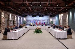 Bộ trưởng Quốc phòng Ukraine phản hồi về đề xuất tổ chức hòa đàm đầu tháng 6 của Nga