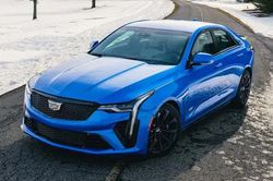 Cadillac CT4-V Blackwing dẫn đầu top xe tốt nhất năm 2025