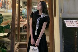 Ngôi sao xinh đẹp vô địch bóng chuyền nữ Việt Nam lần đầu tiên nhận vinh dự cao quý trong sự nghiệp