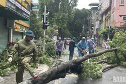Bộ Xây dựng ban hành công điện khẩn ứng phó mưa lớn, sạt lở, lũ quét và thiên tai