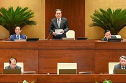 Quốc hội tiếp tục phát huy tinh thần khẩn trương, dân chủ, trách nhiệm cao