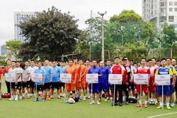 Khai mạc giải bóng đá Cúp vàng 15 năm Dân Việt 2025