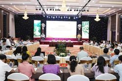Tọa đàm 'Phát huy truyền thống 100 năm Ngày Báo chí cách mạng Việt Nam - Báo chí Ninh Bình vì mục tiêu thiên niên kỷ'