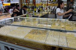 Giá vàng hôm nay 30/5/2025: Giá vàng thế giới tăng nhẹ do kinh tế Mỹ suy yếu, vàng trong nước ra sao?