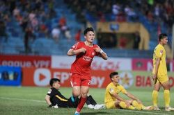 Xuất hiện thêm cầu thủ Việt Nam có giá triệu USD; Công Phượng lên tuyển Việt Nam, quyết 'xé lưới' Malaysia