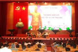 Học và làm theo Bác là việc làm thường xuyên của mỗi cán bộ và đảng viên