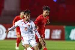 U16 Việt Nam cầm hòa kịch tính U16 Trung Quốc sau siêu phẩm từ đường biên