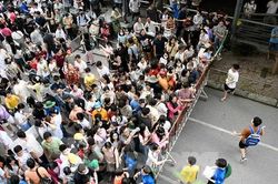 'Nghẹt thở' đua vào Trường Nguyễn Tất Thành, 1 chọi 18