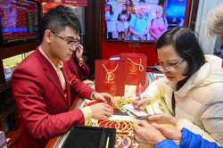 Giá vàng hôm nay 31/5: Giá vàng chao đảo bởi bài đăng mới của ông Trump về Trung Quốc