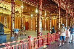 Kỷ luật hàng loạt cán bộ, cho thôi việc hai nhân viên bảo vệ sau vụ ngai vàng triều Nguyễn bị xâm hại