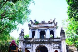 Sĩ tử đến Văn Miếu - Quốc Tử Giám gửi gắm những kỳ vọng trước kỳ thi tuyển sinh lớp 10