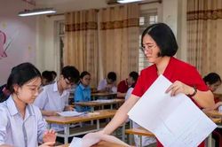 Gần 16.000 học sinh Quảng Ninh thi vào lớp 10, huy động lực lượng lớn công an bảo vệ kỳ thi
