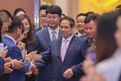 TỔNG THUẬT: THỦ TƯỚNG TỌA ĐÀM VỚI DOANH NGHIỆP VỀ PHÁT TRIỂN KINH TẾ TƯ NHÂN